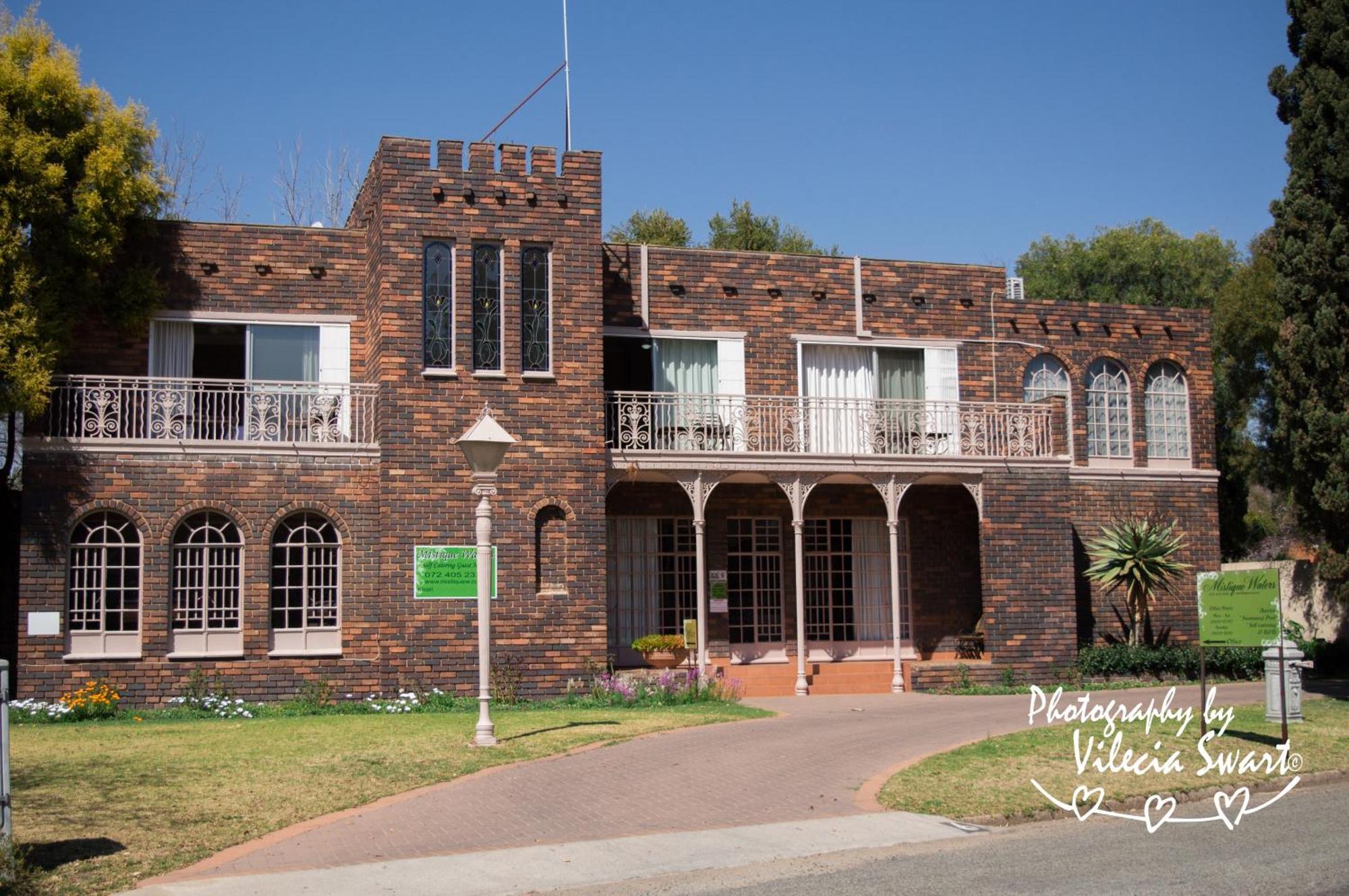 Mistique Waters Guesthouse Parys Kültér fotó