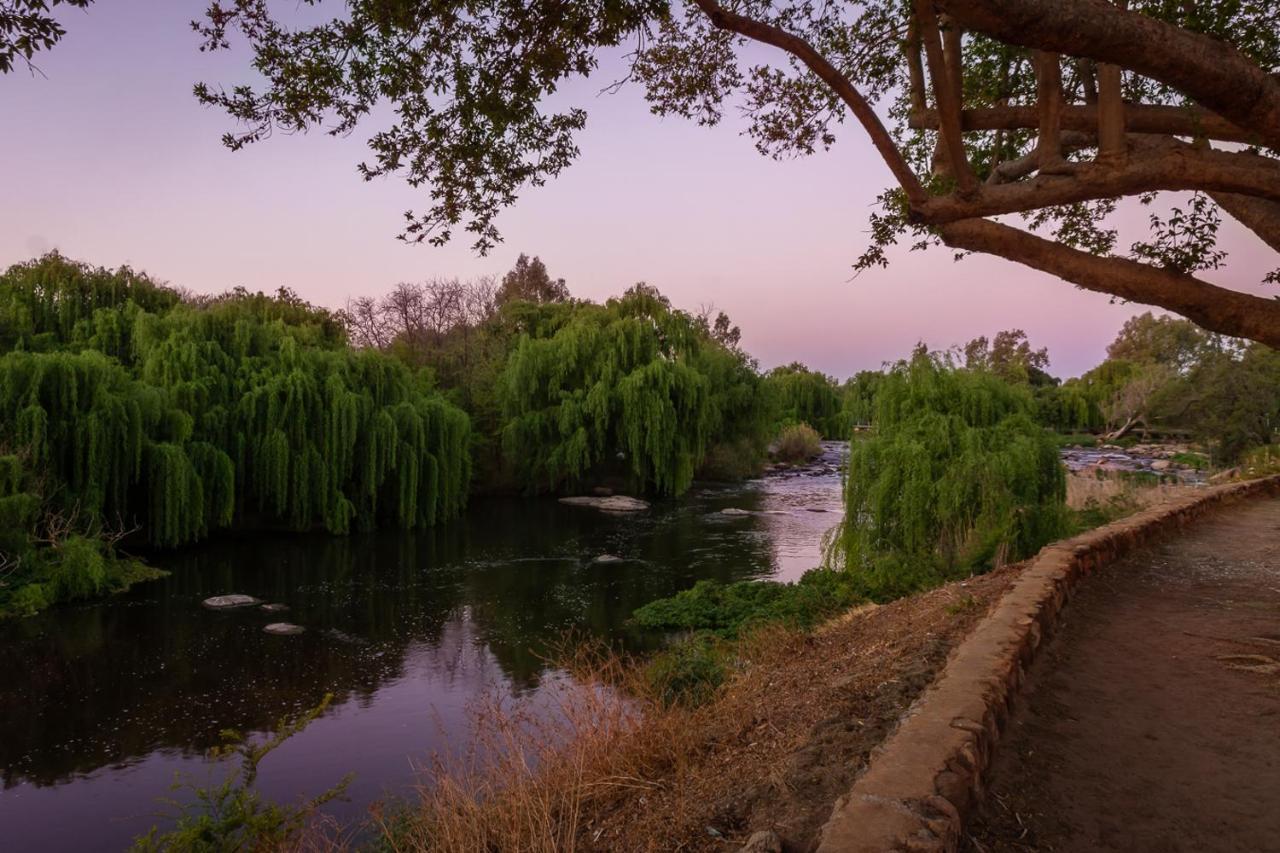 Mistique Waters Guesthouse Parys Kültér fotó
